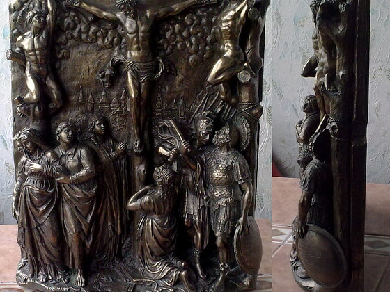 Антиквариат.Распятие Христа .Барельеф 30х36 см,5.3кг