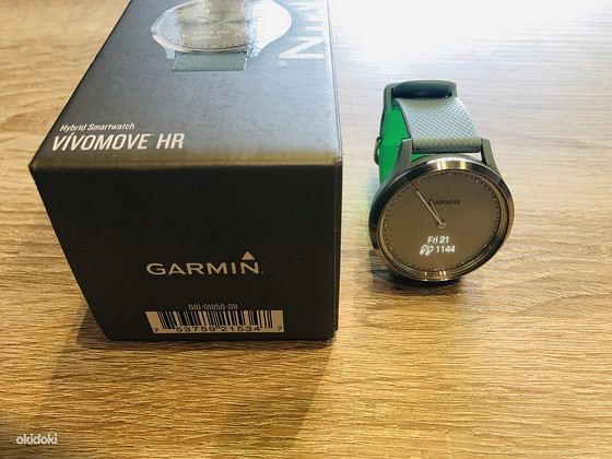 Монитор активности Garmin Vivomove HR Sport