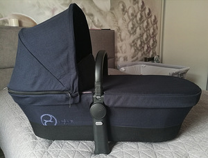 Детская коляска Cybex Priam и автокресло Cybex Cloud Q Plus (7 фото из 9)
