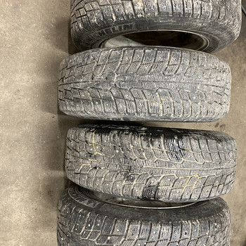 Шипованные шины michelin 15/195/65 (4шт)