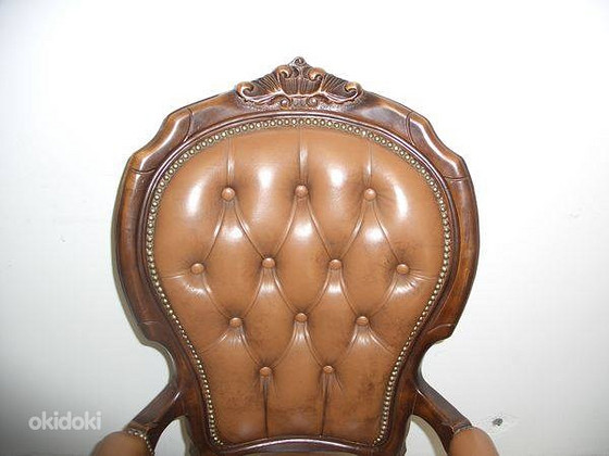 Nahast kirjutuslaua tool
