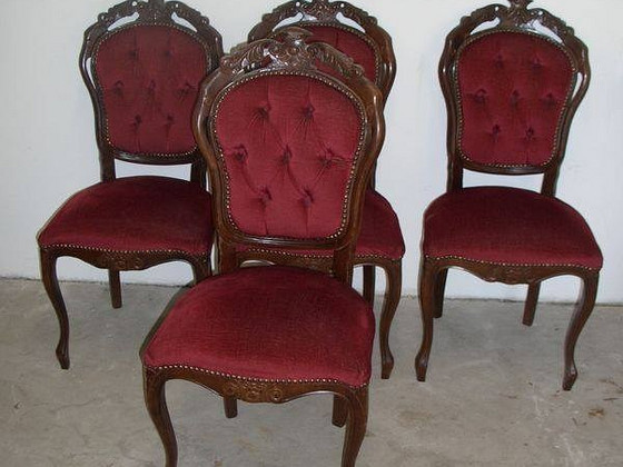 4 osaline komplekt punaseid toole