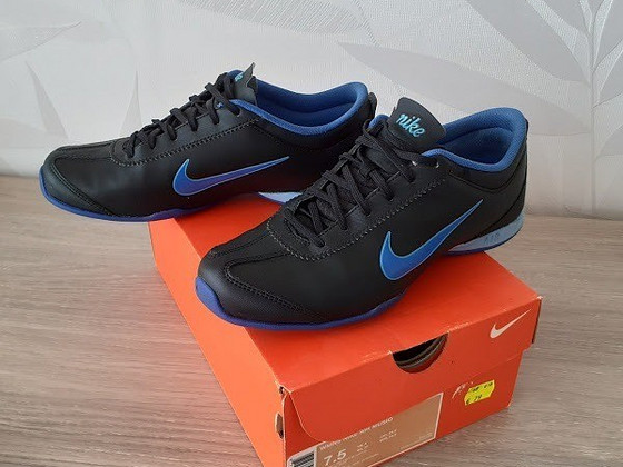 Кроссовки Nike, размер 38.5