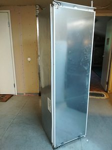 Täisintegreeritav külmik Siemens (1 foto / 2)