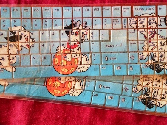 101 dalmaatsia koera klaviatuuri kleepsud