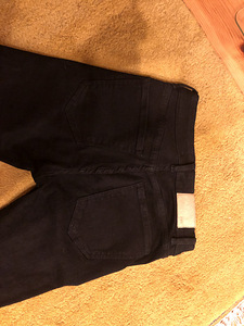 Новые джинсы Zara (3 фото из 3)