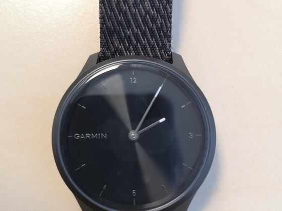 Смартчасы Garmin Vivomove Style черные
