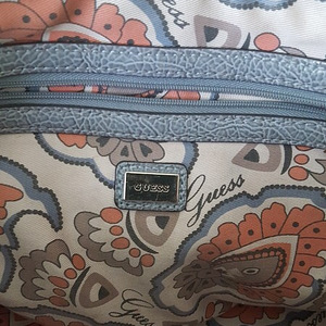 Сумка Guess (2 фото из 3)
