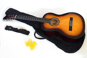 Kitarr Sunburst, kott, häälestaja, lisakeeled, uus (1 foto / 1)