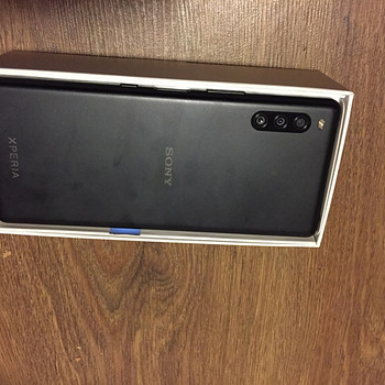 Sony Xperia L4