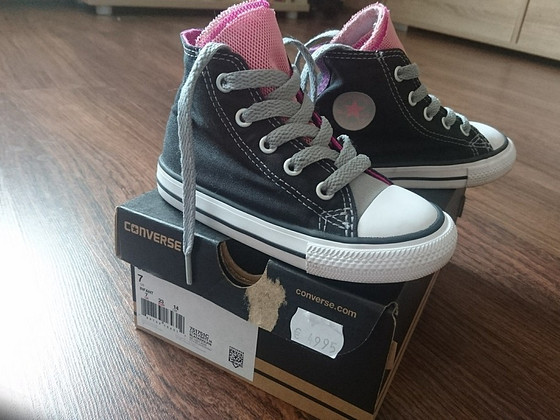 Converse tossud, 23