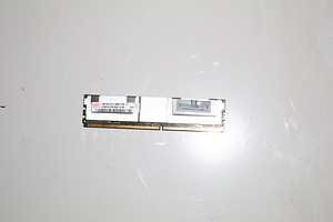 32 GB serveri mälu (8x Hyunix 4GB PC2-5300F FB-DIMM) (1 foto / 1)