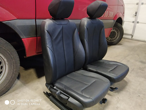 BMW f30/31 esiistmed mustnahk (1 foto / 2)