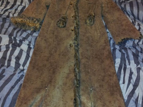 Дубленка с капюшоном