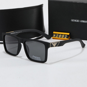 Новые солнцезащитные очки Armani, Prada, Ray ban, Hugo Boss (9 фото из 10)