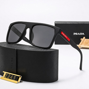 Новые солнцезащитные очки Armani, Prada, Ray ban, Hugo Boss (10 фото из 10)