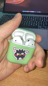 Vähe kasutatud apple airpods 2nd gen!! kaasa helendav case (1 foto / 2)