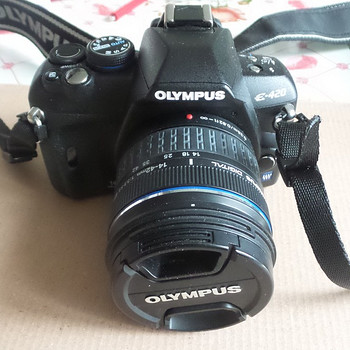 Olympus E-420