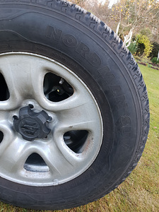 Резина на дисках nordman suv 225/70 R 16 9мм зим (4 фото из 4)