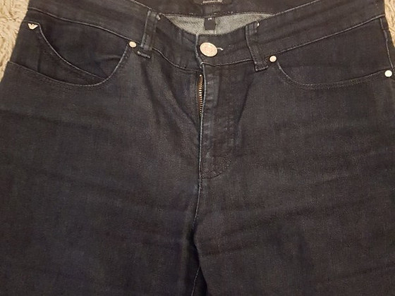 Armani teksad
