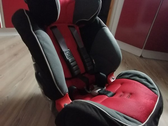 Безопасное автокресло