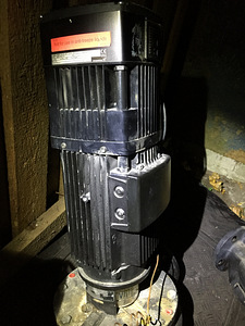 Водяной насос Grundfos (1 фото из 9)