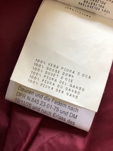 Куртка ARMANI COLLEZIONI из 100% гусиного пуха (3 фото из 3)