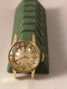 Omega (1 foto no 3)