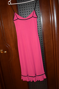 Kõik kolm Karen Millen kleiti ühe hinnaga 20 €, suurus10-12. (5 foto / 9)