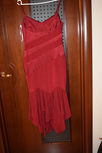 Kõik kolm Karen Millen kleiti ühe hinnaga 20 €, suurus10-12. (8 foto / 9)