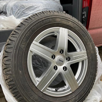 Michelin 215/65 R16 Momo