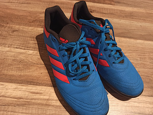 Футбольные кроссовки adidas, s 40 - 41 как новые (1 фото из 3)