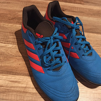 Футбольные кроссовки adidas, s 40 - 41 как новые