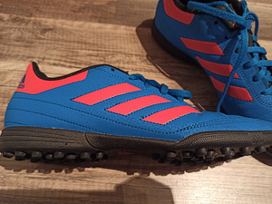 Футбольные кроссовки adidas, s 40 - 41 как новые (3 фото из 3)