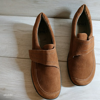 Кожаные качественные закрытые туфли от Caprice 39- 40 р кожа
