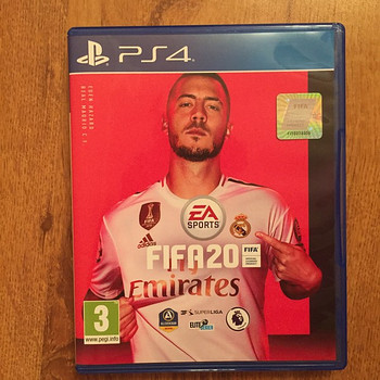 Новая оригинальная игра Fifa 20 на PS 4