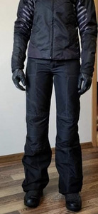 Naiste püksid ja saapad (1 foto / 10)
