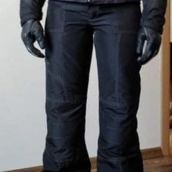 Naiste püksid ja saapad