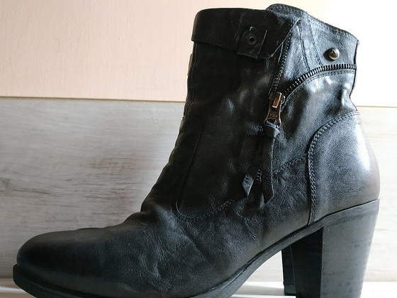 Кожаные стильные фирменные ботинки от NERO GIARDINI 39-39