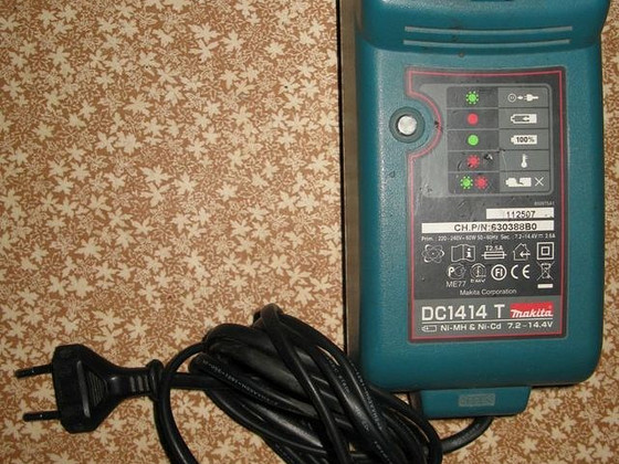 Laadija Makita DC1414 7,2-14,4 V KORRAS