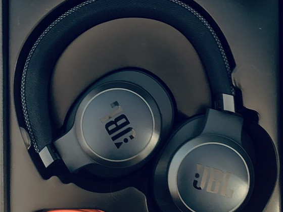 Наушники JBL LIVE650BTNC