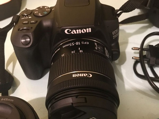 Canon EOS 250D