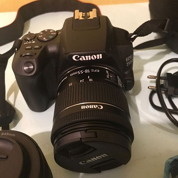 Canon EOS 250D