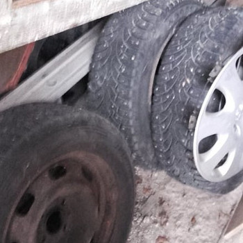 Bridgestone R15 195/65 шипованные шины