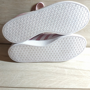 Шкіряні, стильні жіночі кросівки від Adidas 37-37.5 р (6 фото з 10)