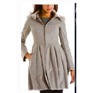 Armani exchane faux fur karvane mantel (1 foto / 3)