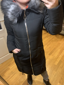 Uus kapuutsiga talvemantel, suurused S, M, Xl (3 foto / 4)