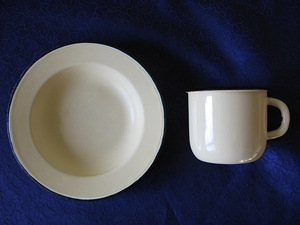 Taldrik/ kruus metall, emailitud. Uus (1 foto / 4)