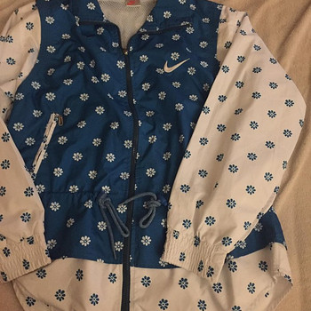 Tuulekas NIKE originaal (vooder võrgust) UUS