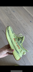 Adidas Yeezy Boost 350 V2 Semi Frozen Yellow (1 фото из 2)